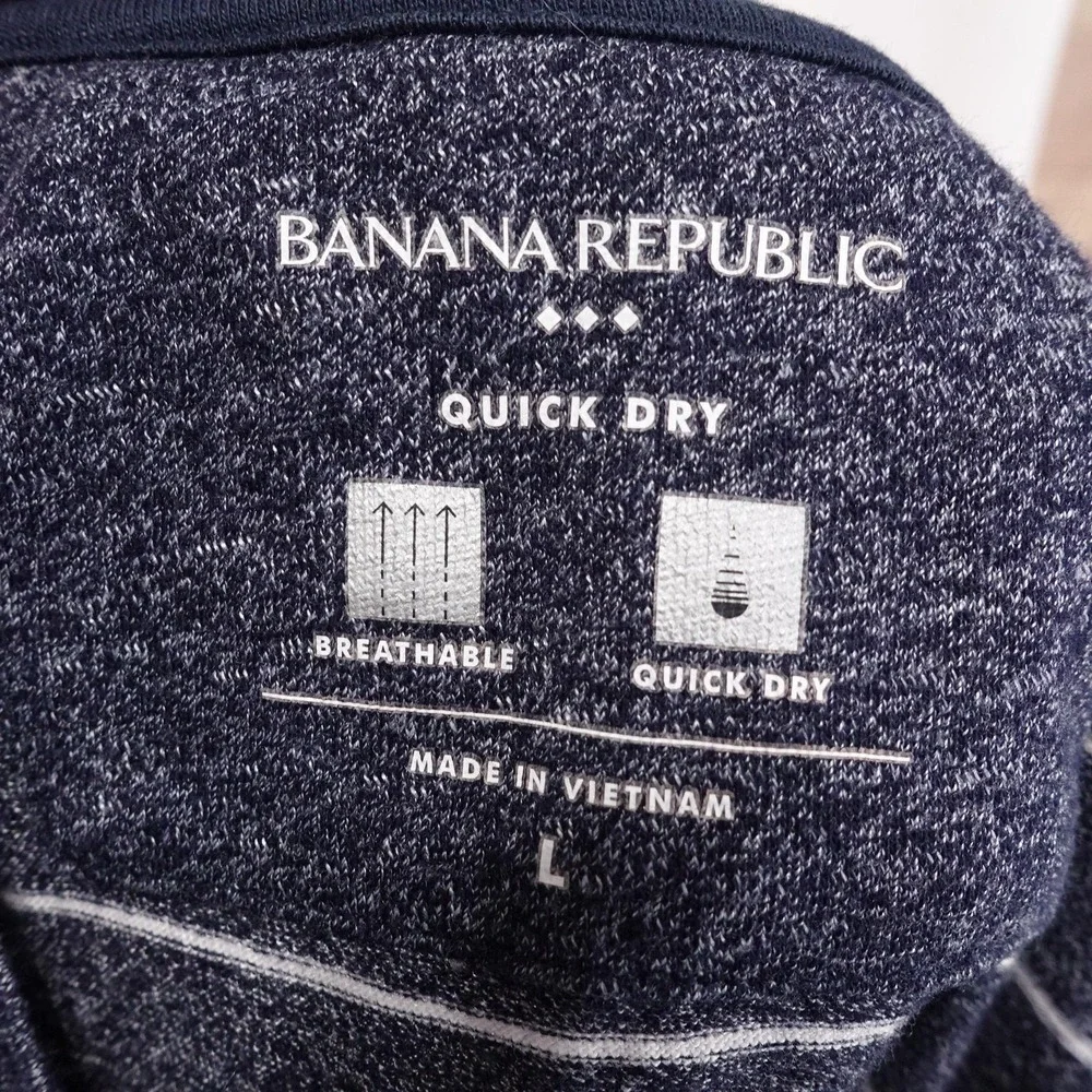 Banana Republic Shirt Mens Large Blue Striped Quick Dry Split Neck Tee T-Shirt
